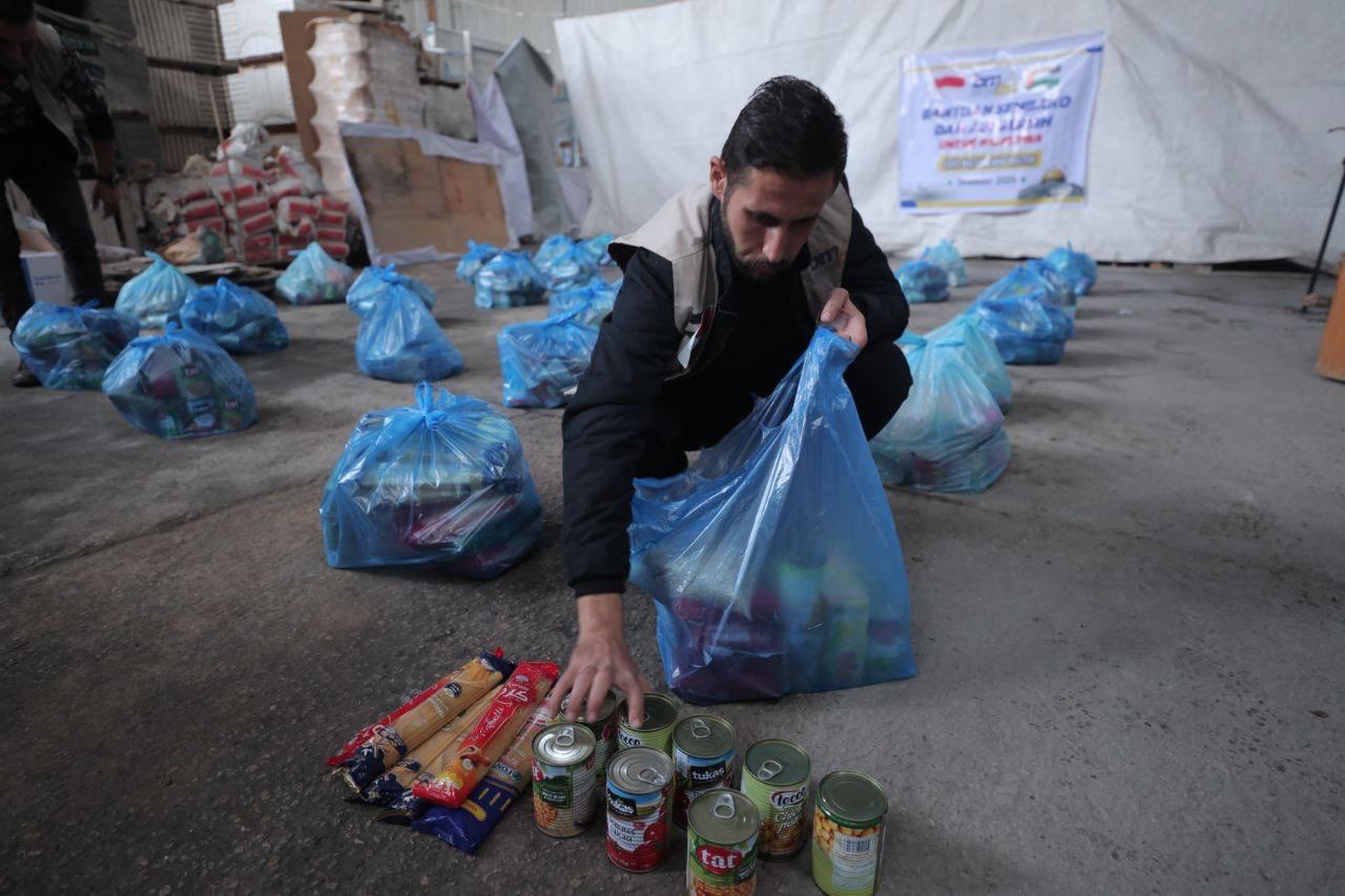 45 Families in Northern Gaza Receive Food Aid from Al-Khair Way and ...